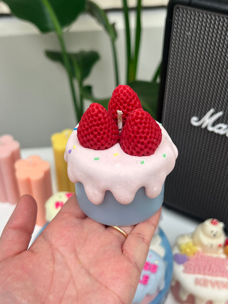 6cm Small Strawberry Cake